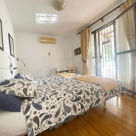 2 Bedroom With Spacious Terrace Pueblo Evita 베날마데나코스타