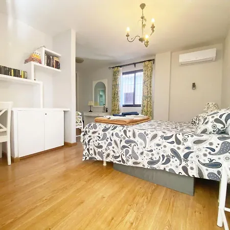 2 Bedroom With Spacious Terrace Pueblo Evita Apartment Benalmadena